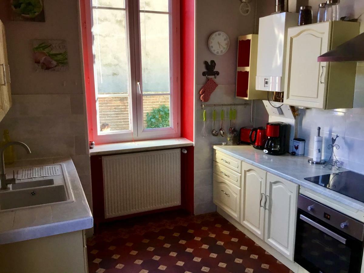 Gite Chez Madeleine Lägenhet Louhans Exteriör bild